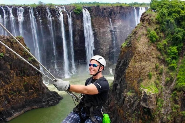 Abseiling, Victoria Falls